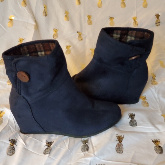 EUC hidden wedge microsuede bootie w/wooden button - Picture 2 of 8